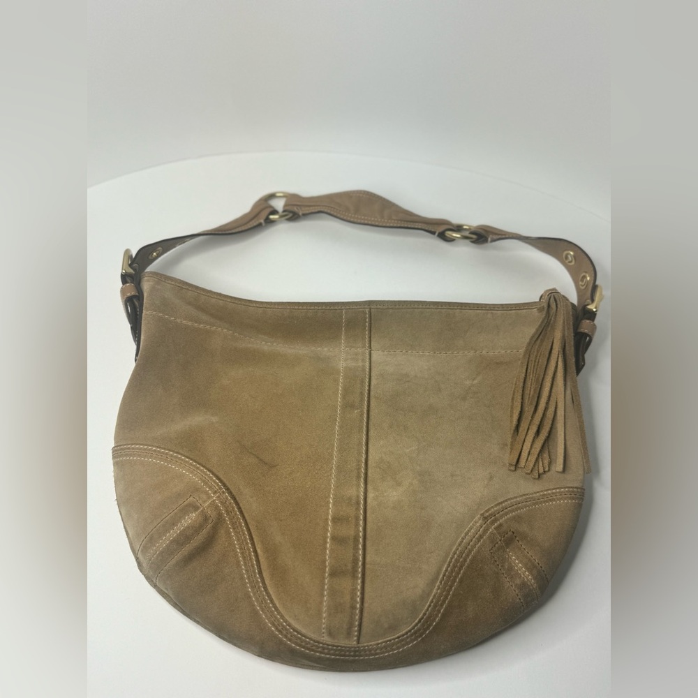 Vintage classic Coach Hobo bag !!! Color: Tan
